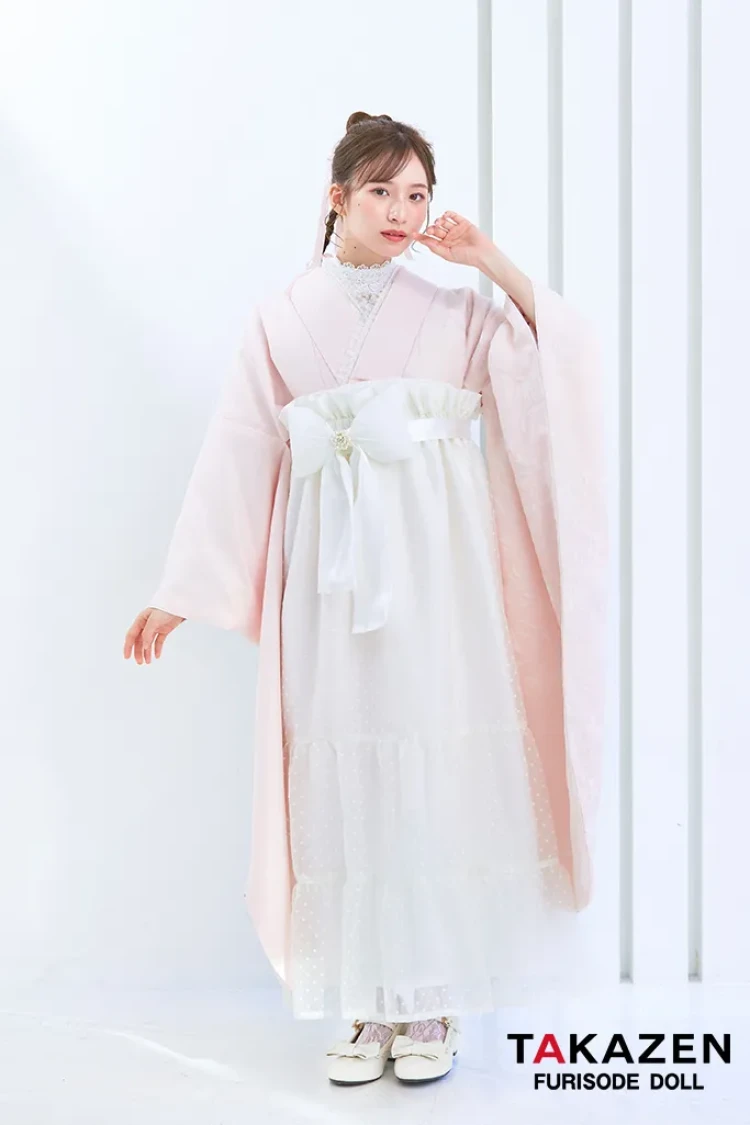 TAKAZENのレンタル袴 ヴィンテージスタイル袴　ピンク　淡い色　フロッキー生地　おしゃれ　かわいい　リボン付きドレス袴　白宮みずほ【通販可】LH6