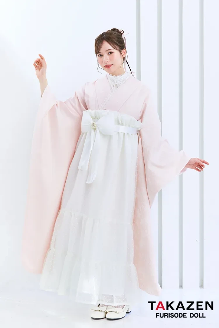 TAKAZENのレンタル袴 ヴィンテージスタイル袴　ピンク　淡い色　フロッキー生地　おしゃれ　かわいい　リボン付きドレス袴　白宮みずほ【通販可】LH6