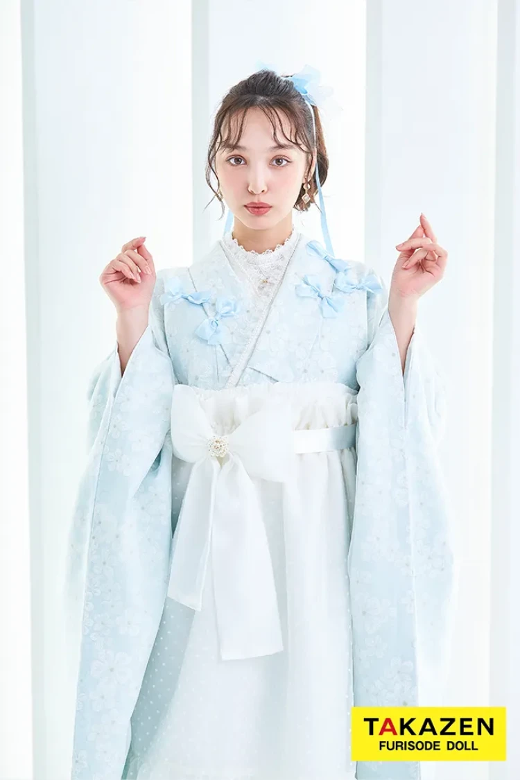 TAKAZENのレンタル袴 キュート&ガーリー袴 水色 リボン付き かわいい オーガンジー リボン付きドレス袴 レースインナーコーデ 香川るな【通販可】LH9