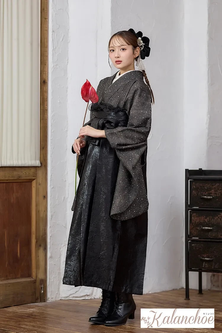 TAKAZENのレンタル袴 ヴィンテージスタイル袴　デニム生地　黒　おしゃれ　スタイリッシュ　ブーツスタイル　おしゃれ【通販可】R26078