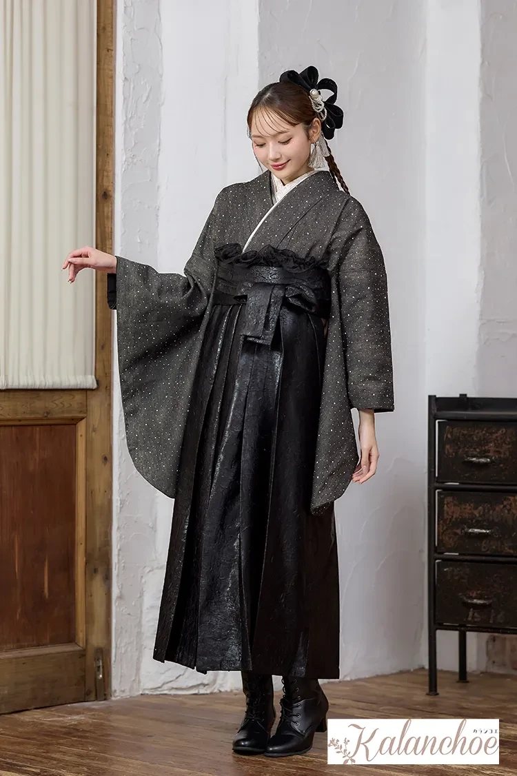 TAKAZENのレンタル袴 ヴィンテージスタイル袴　デニム生地　黒　おしゃれ　スタイリッシュ　ブーツスタイル　おしゃれ【通販可】R26078