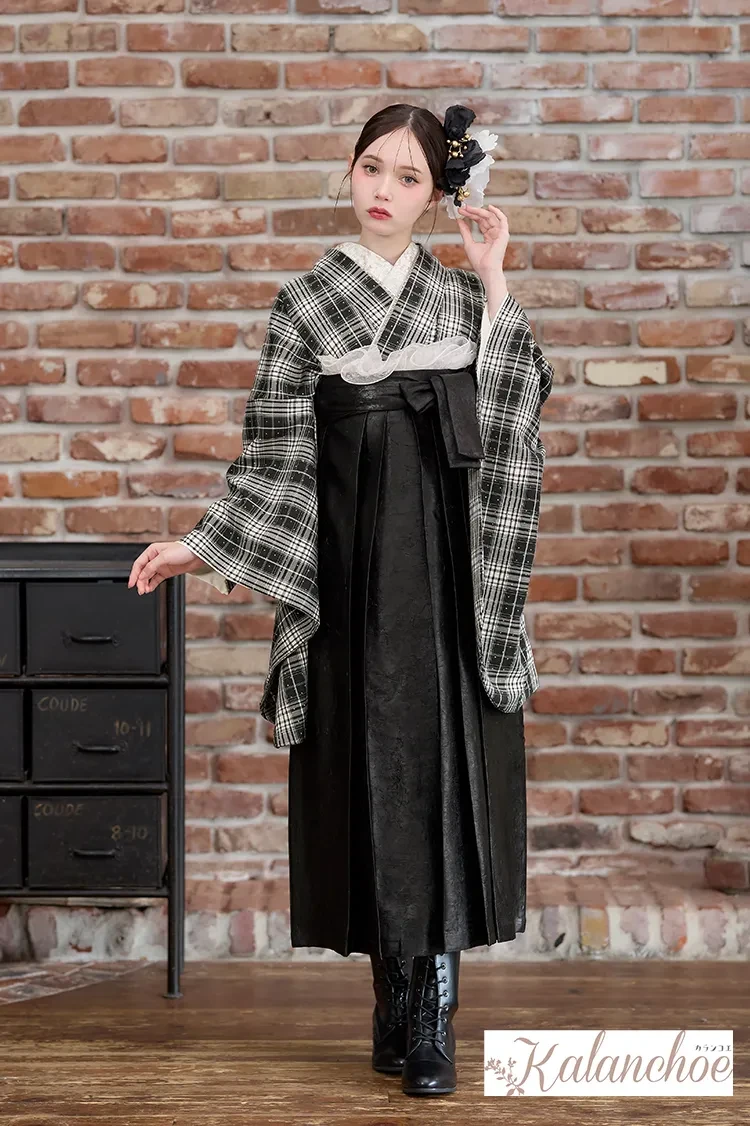 TAKAZENのレンタル袴 アンティーク調袴　黒白/モノトーン　チェック柄　かわいい　人と被らない　ブーツスタイル【通販可】R26080