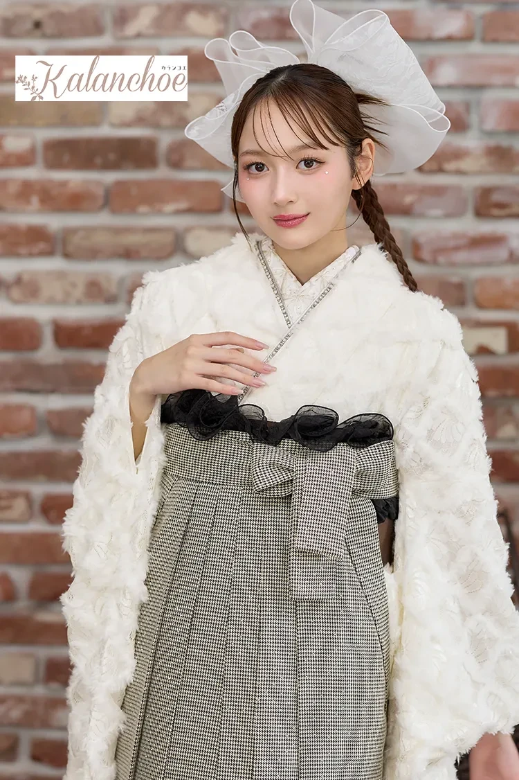 TAKAZENのレンタル袴 ヴィンテージスタイル袴　白　かわいい　ふわふわ生地　おしゃれ　人と被らない　個性的　ブーツスタイル【通販可】R26081