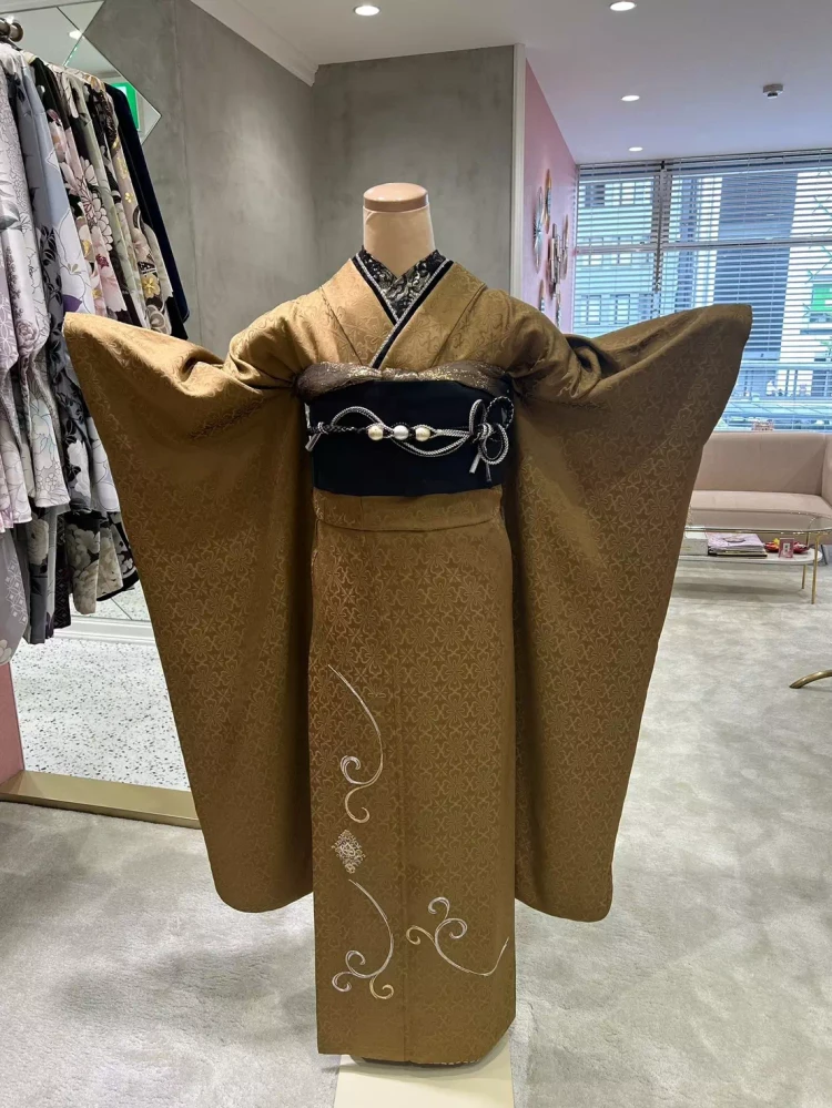 TAKAZEN姫路店　姫路市　成人式　卒業式　袴　振袖　イマドキ振袖　キラキラ　からし色　ヴィンテージスタイル　シンプル振袖　からし振袖　ワンポイント振袖　姫路振袖　