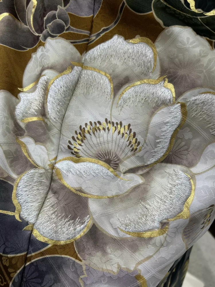 TAKAZEN姫路店　姫路市　成人式　卒業式　袴　振袖　イマドキ振袖　白黒　からし振袖　刺繍振袖