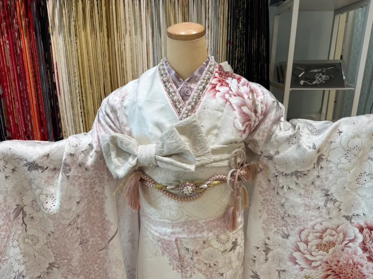 成人式振袖　かわいい　キラキラ　ぴょな　聖奈