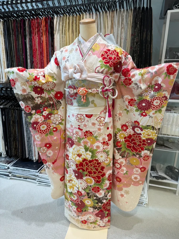 成人式　振袖レンタル　古典　白　ピンク　カワイイ