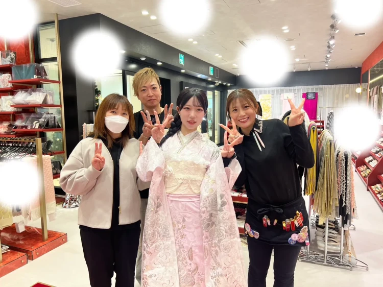 【TAKAZEN大阪梅田本店】♡19日　大阪梅田でTAKAZENオリジナルピンク色ローズお振袖姫ちゃん♡