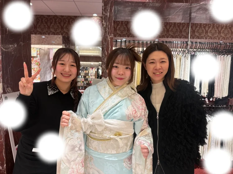 振袖レンタル　かわいい　コスメカラー　水色　ローズ