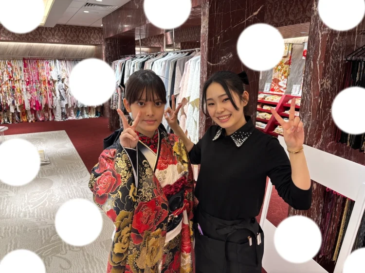 振袖レンタル　東京　表参道　キラキラ　おしゃれ　個性派　赤　かっこいい　くすみ　イマドキ　被りたくない