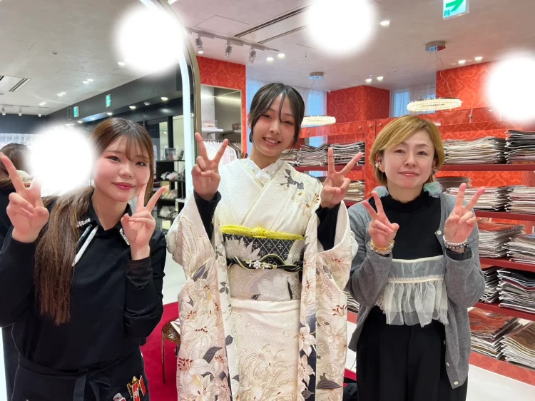 【TAKAZEN大阪梅田本店】♡7日 大阪梅田で白地のきれいめお振袖姫ちゃん♡