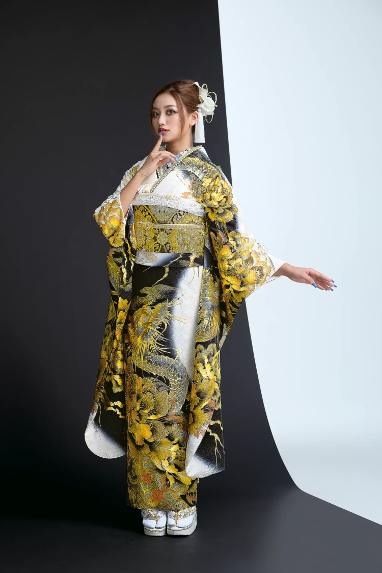 TAKAZEN姫路店　振袖レンタル　いかつい　カッコイイ　和柄　孔雀　鯉柄　虎柄　目立つ