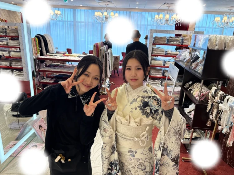 TAKAZEN表参道店Flagship】🎀21日　表参道で大人っぽいデザインのかわいい振袖姫ちゃん🎀