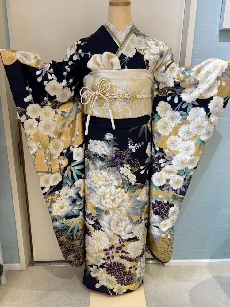 正統派古典　紺色　ネイビー　金　牡丹柄　豪華　きれいめ　華やか　清楚　大人っぽい