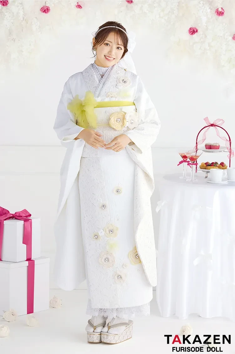 成人式振袖レンタル　ヘップバーン　ミニョン　立体花の振袖　イエロー