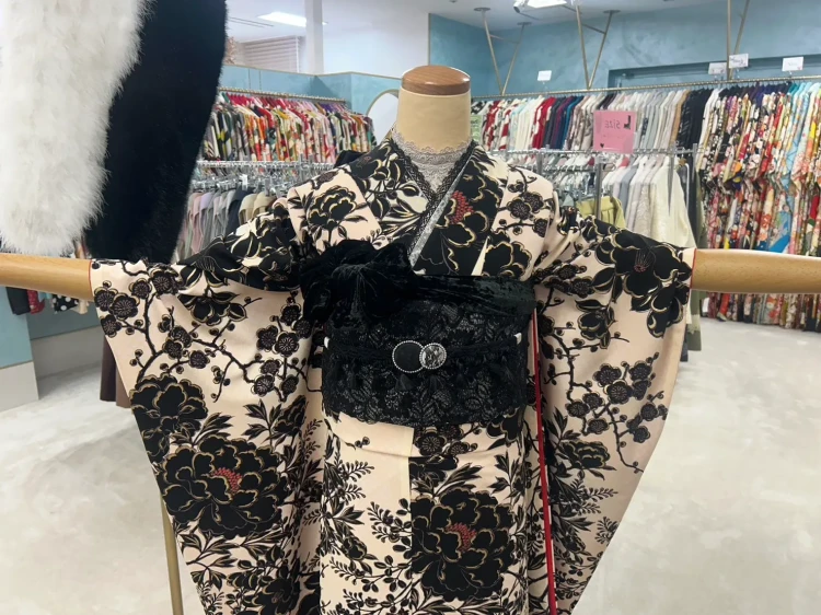 振袖レンタル　成人式　なんば　心斎橋　天王寺　大阪　人気くすみカラー可愛いレトロTAKAZEN心斎橋店