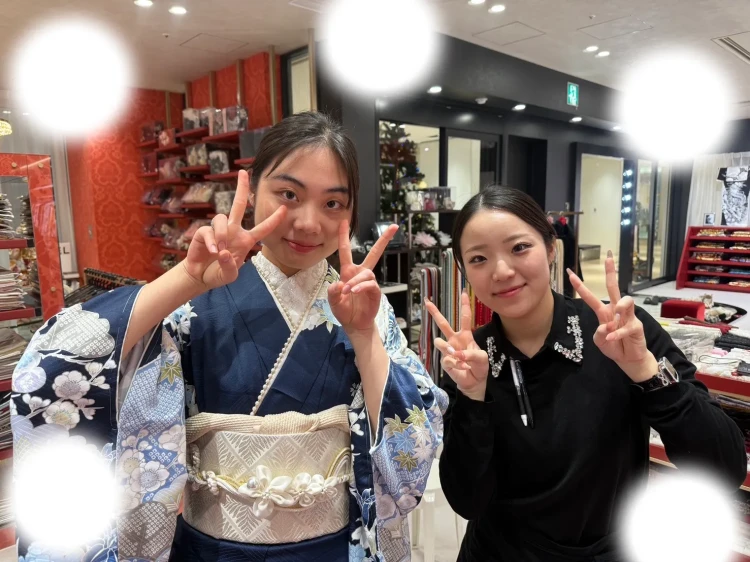【TAKAZEN大阪梅田本店】♡6日　大阪梅田で紺色のとても華やかでかわいいお振袖姫ちゃん♡
