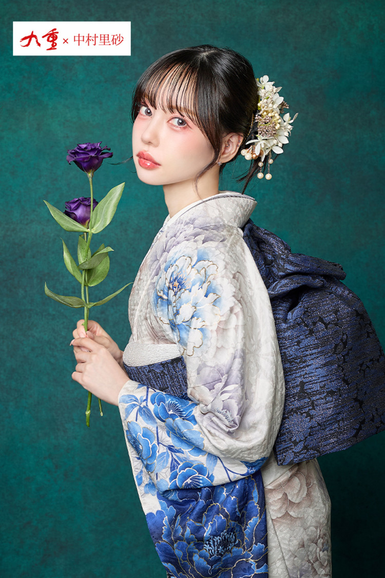 TAKAZENのレンタル振袖 九重×中村里砂ブランド振袖　白青　菊柄　大柄　きれいめ　清楚　大人っぽい　上品　古典【通販可】K1301
