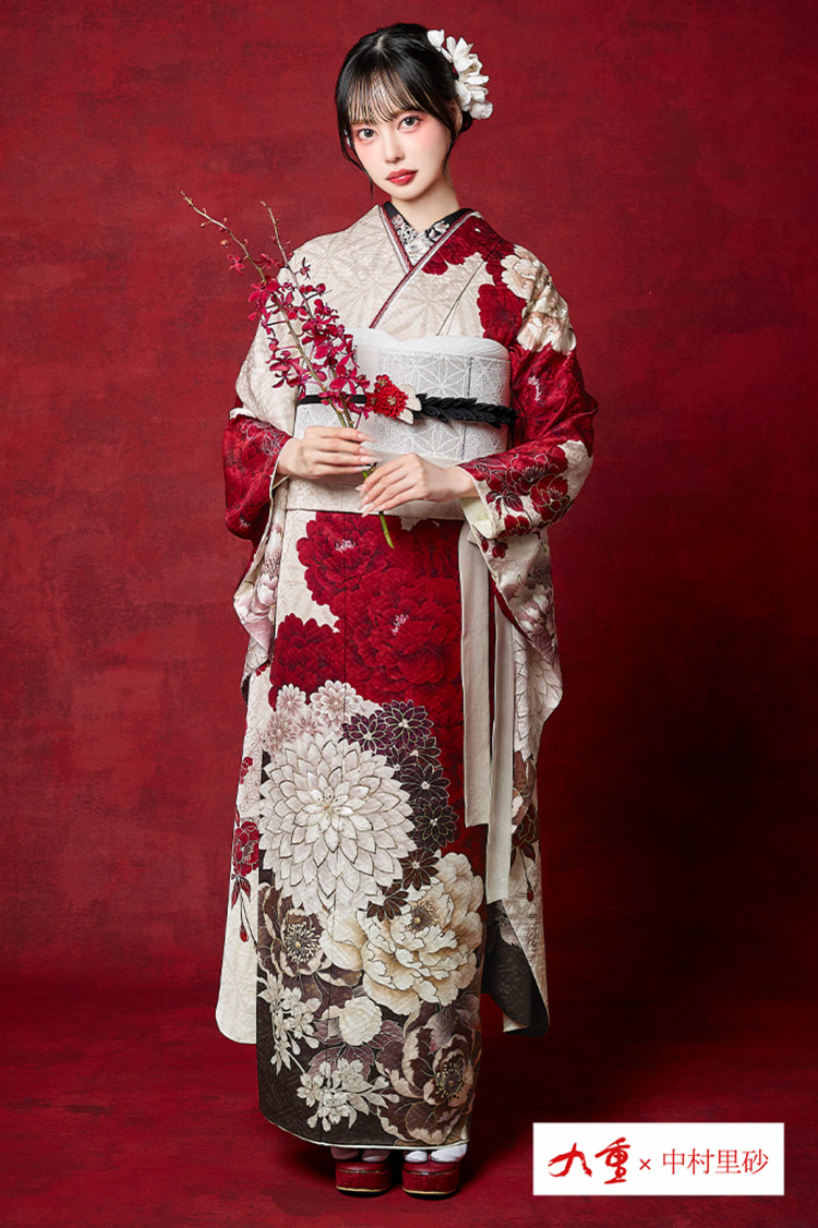 TAKAZENのレンタル振袖 九重×中村里砂ブランド振袖　白赤　菊柄　大柄　人気　きれいめ　華やか　大人っぽい　上品　古典【通販可】K1302