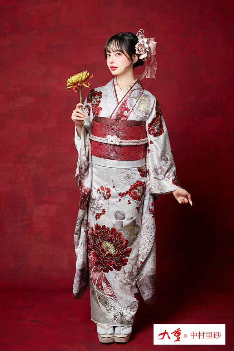TAKAZENのレンタル振袖 九重×中村里砂ブランド振袖　白赤　牡丹柄　すっきり　きれいめ　上品　古典　控えめ　清楚系【通販可】K1304