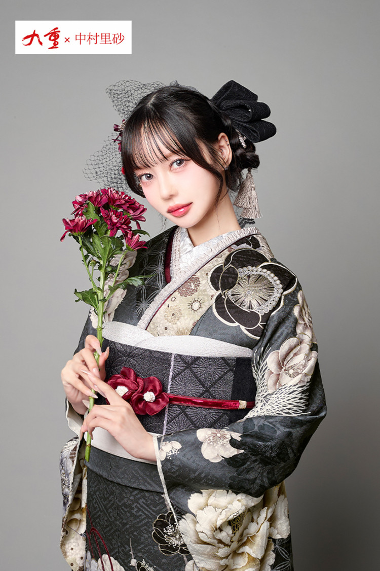 TAKAZENのレンタル振袖 九重×中村里砂ブランド振袖　グレー/ダスティーカラー　牡丹柄　大人っぽい　渋い　綺麗　上品　古典柄【通販可】K1305
