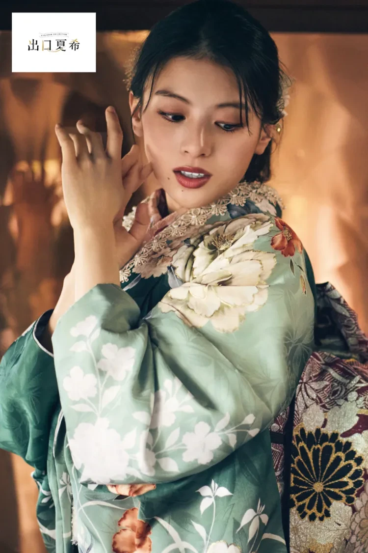 TAKAZENのレンタル振袖 出口夏希ブランド振袖　くすみグリーン/緑　古典柄　おしゃれ　くすみ系　清楚　上品【通販可】K1307