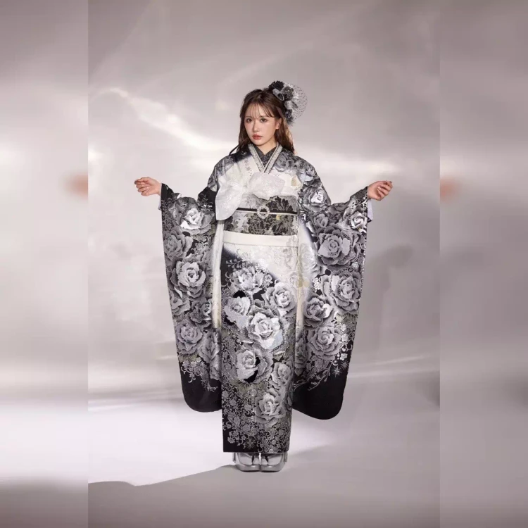 TAKAZEN姫路店　姫路市　成人式　卒業式　袴　振袖　イマドキ振袖　キラキラ　モード　青黒　ギャル