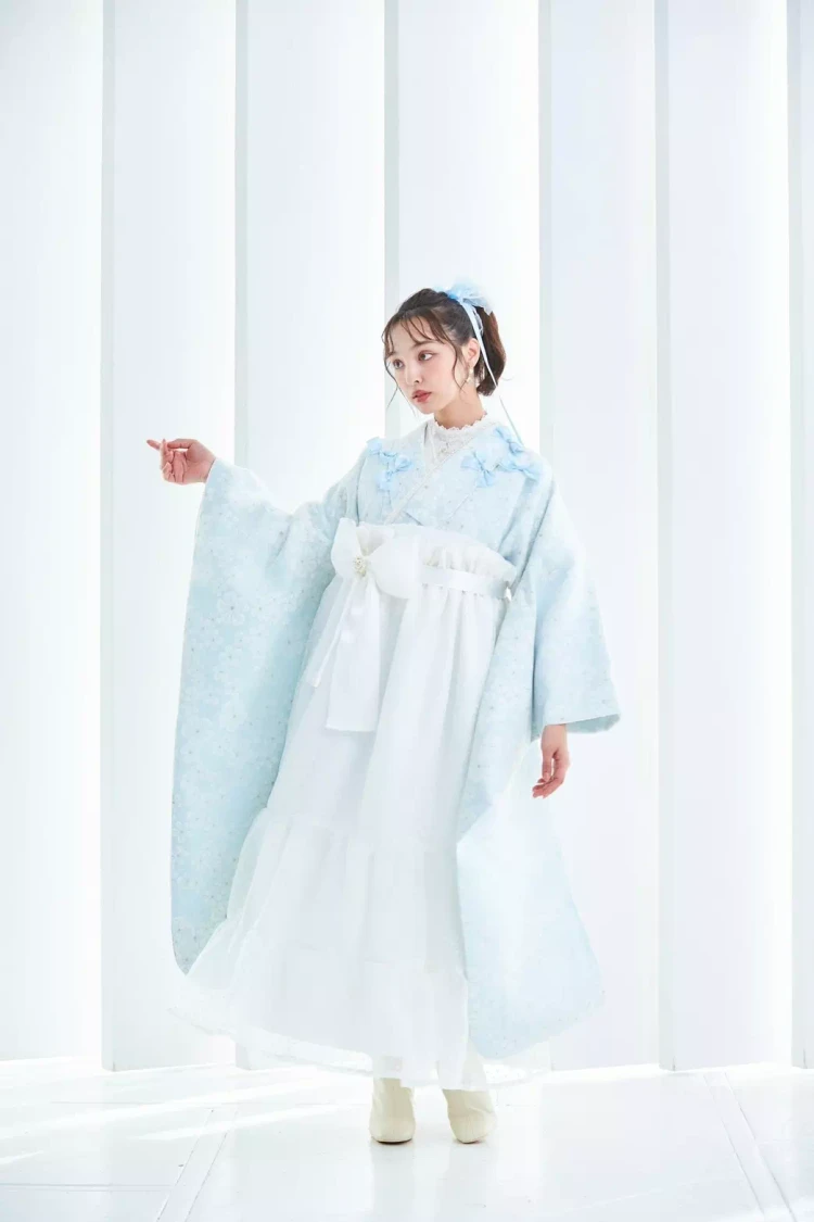 TAKAZEN　姫路　キュート＆ガーリー袴　水色　リボン付き　かわいい　オーガンジー　リボン付きドレス袴　レースインナーコーデ　香川るな　TAKAZEN姫路店　袴　レンタル　卒業式　LOOKBOOK