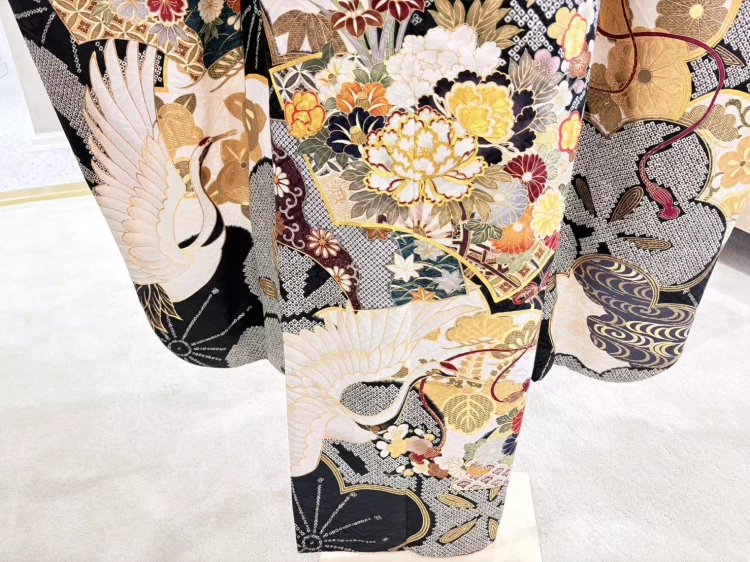 TAKAZEN姫路店　姫路市　成人式　卒業式　袴　振袖　イマドキ振袖　キラキラ　モード　青黒　ギャル