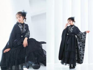 ヴィンテージスタイル袴　黒/ブラック　フロッキー生地　おしゃれ　スタイリッシュ　リボン付きドレス袴　香川るな　LOOKBOOK　TAKAZEN奈良　卒業式　袴　レンタル