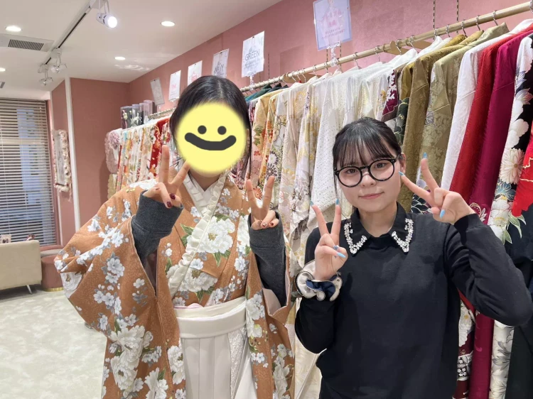 TAKAZEN姫路店　姫路市　成人式　卒業式　袴　振袖　イマドキ振袖　キラキラ　モード　青黒　ギャル