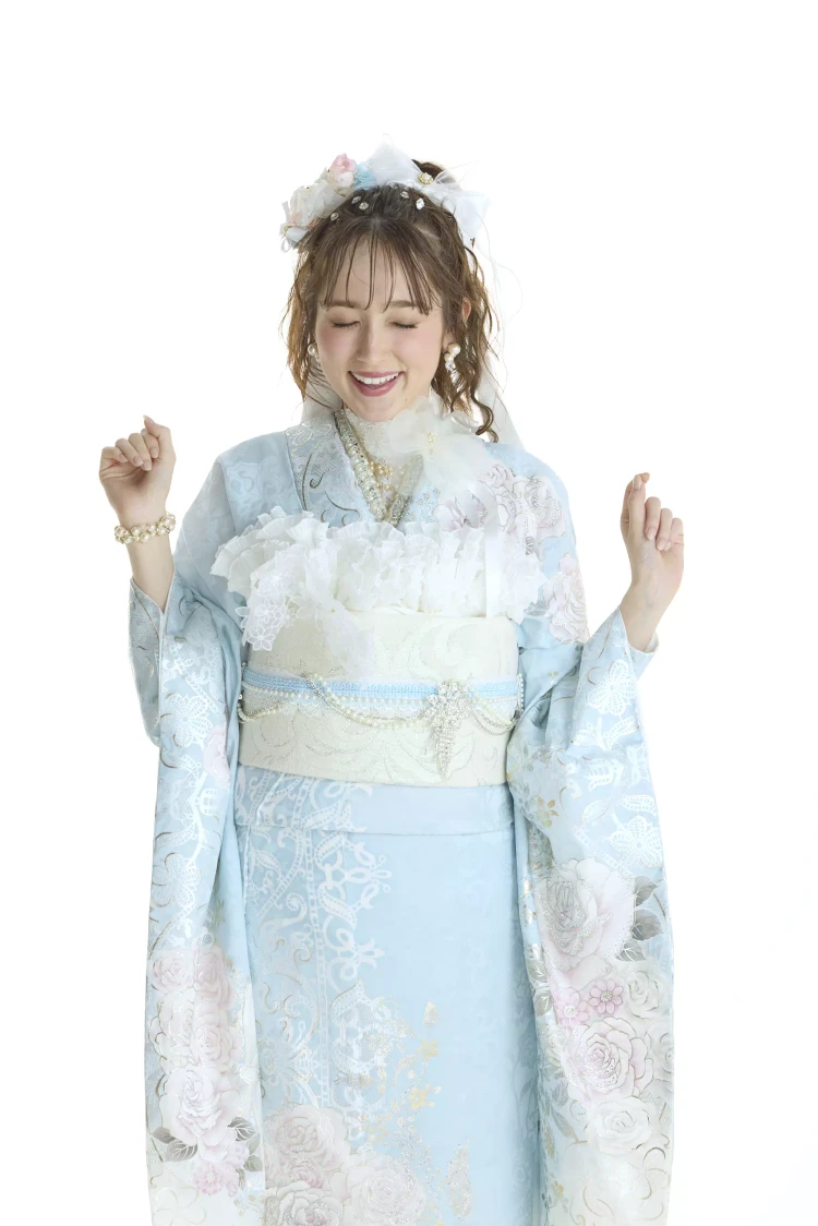 TAKAZEN姫路店　ヘップバーン　薔薇　ローズ　振袖　成人式　おしゃれ　きらきら