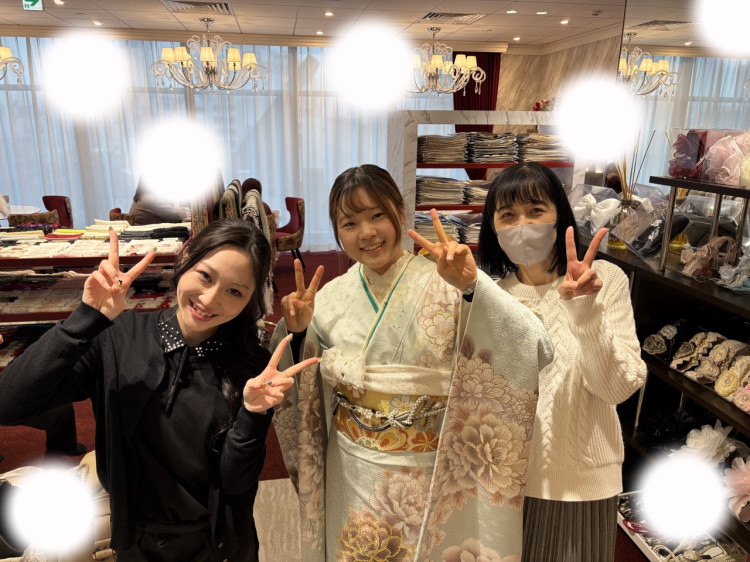 振袖レンタル　東京　表参道　かわいい　おしゃれ　個性派　かわいい　　くすみ　イマドキ　ミントグリーン　被りたくない