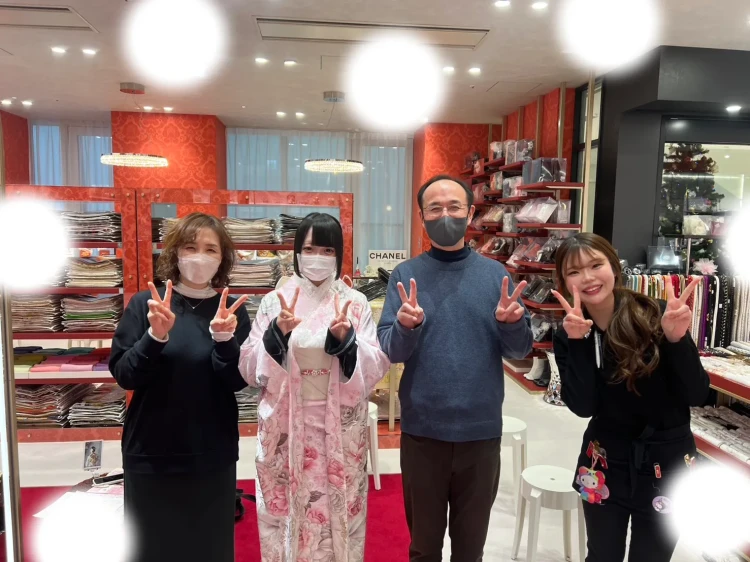 【TAKAZEN大阪梅田本店】♡4日　大阪梅田でキラキラかわいいピンクコスメカラーの振袖姫ちゃん♡