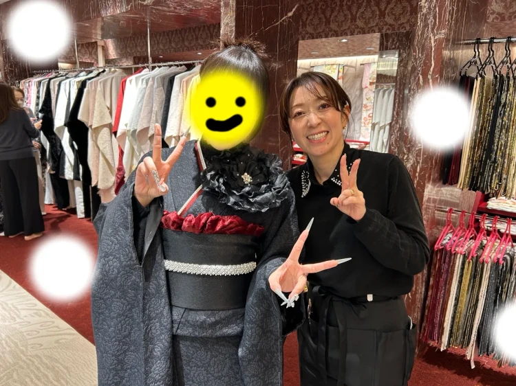 振袖レンタル　東京　表参道　かわいい　おしゃれ　かわいい　池田エライザ　くすみ　イマドキ　黒色　