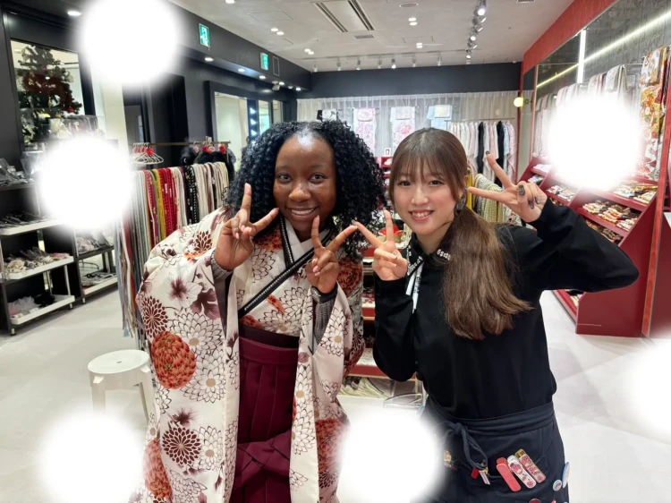 成人式　前撮り　梅田　袴　くすみカラー　かわいい　イマドキ　淡色　古典　タカゼン　撮影　大阪　人気　エンジ