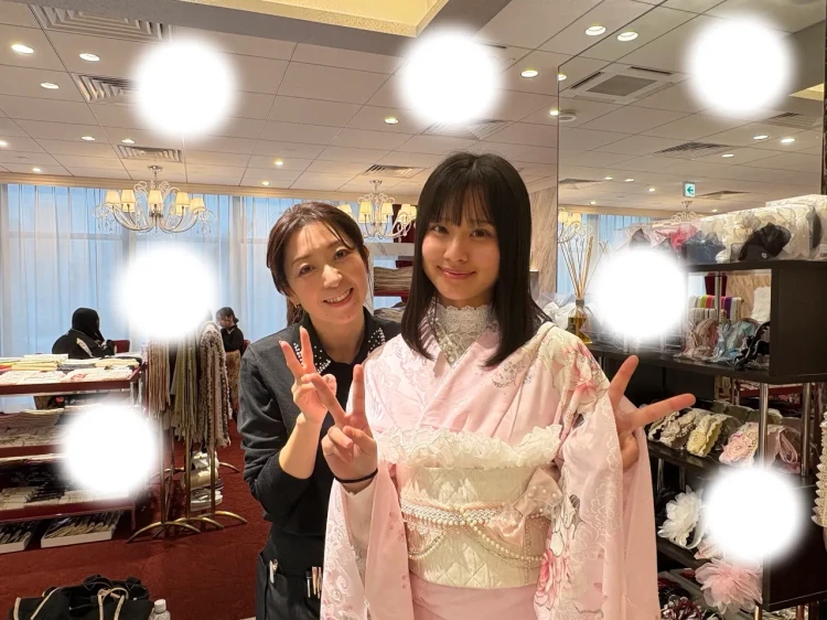 振袖レンタル　東京　表参道　かわいい　ピンク　コスメカラー　かわいい　イマドキ　被りたくない