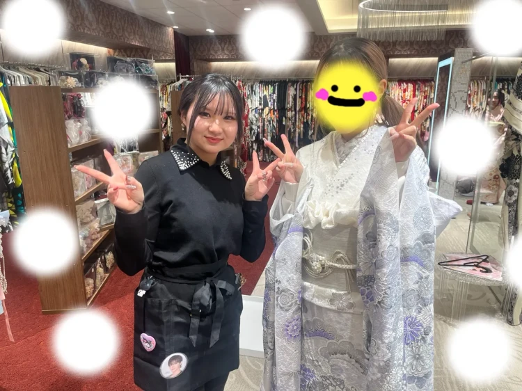 振袖レンタル　東京　表参道　かわいい　おしゃれ　個性派　かわいい　イマドキ　被りたくない　白紫　金彩加工