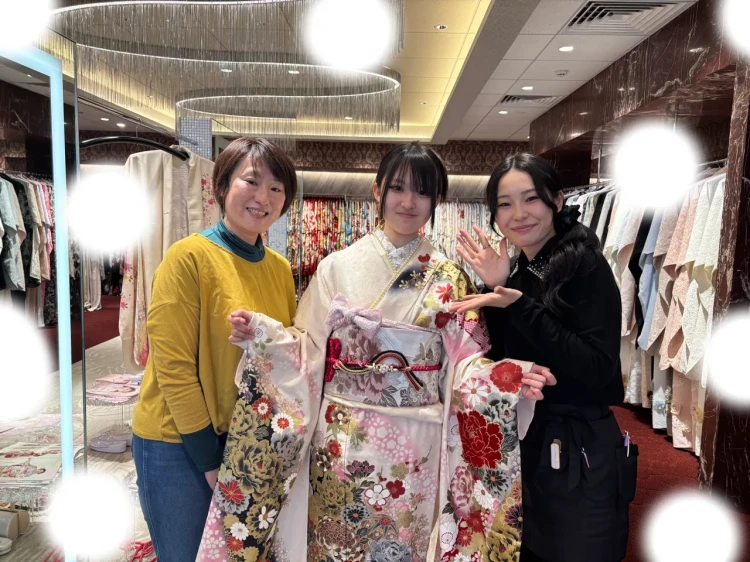 振袖レンタル　東京　表参道　かわいい　おしゃれ　個性派　かわいい　かっこいい　安カワ　被りたくない
