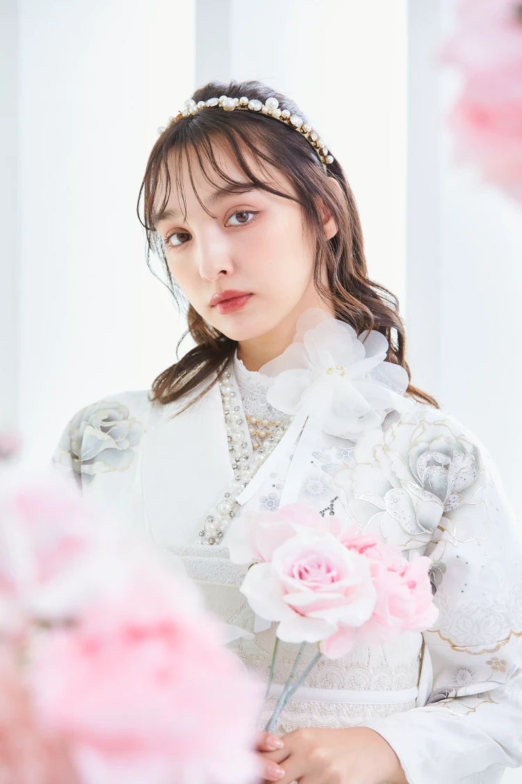 成人式振袖レンタル　HEPBURN　コスメカラー　白金　トレンド振袖