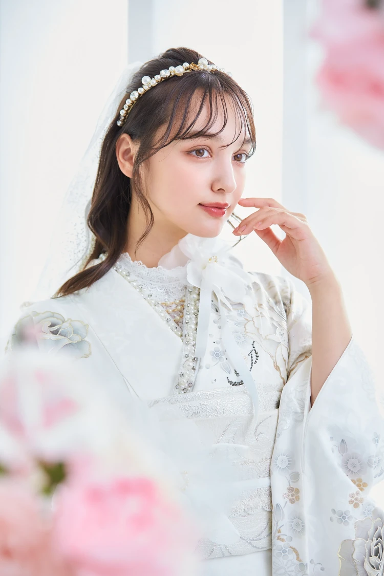 成人式振袖レンタル　HEPBURN　コスメカラー　白金　トレンド振袖