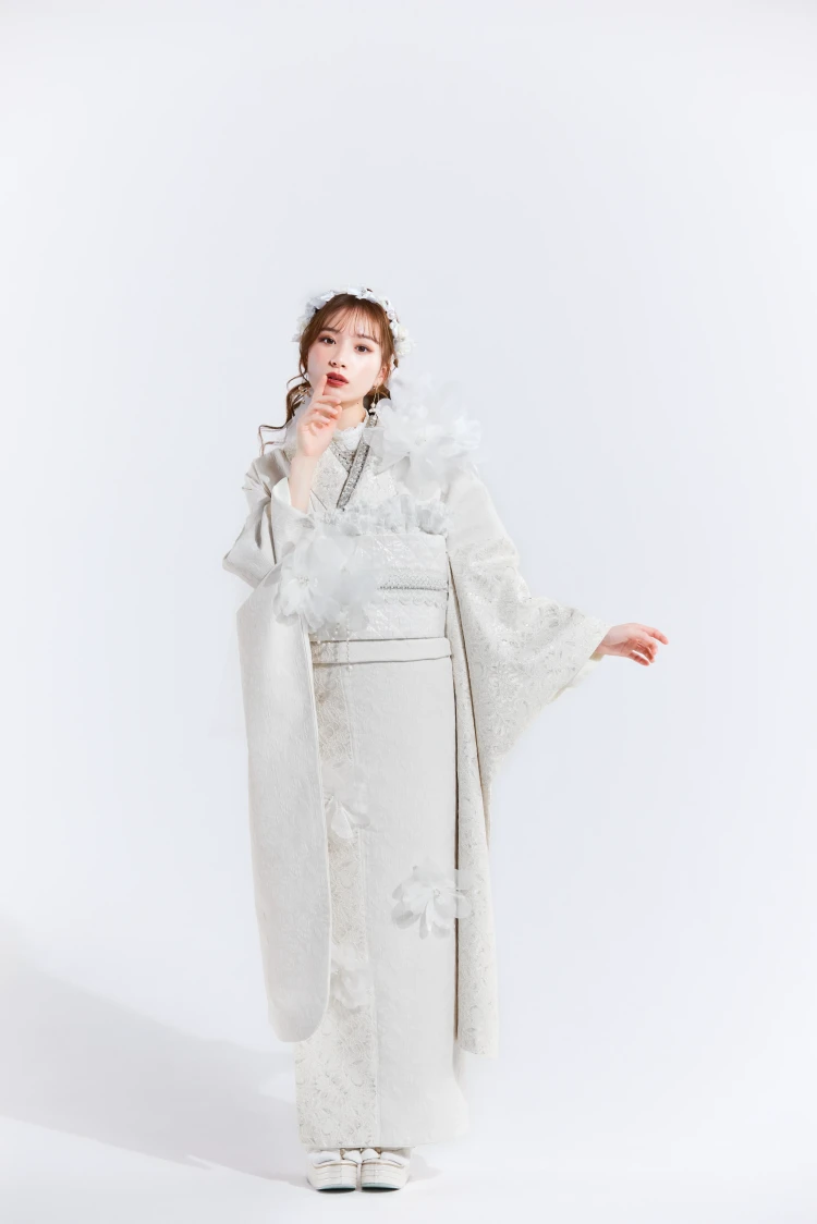 成人式振袖レンタル　HEPBURN　シュシュ　かわいい　オールホワイト