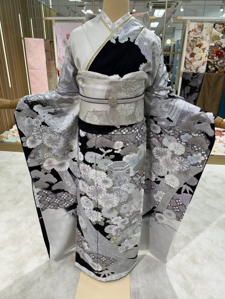 振袖レンタル　成人式　なんば　心斎橋　天王寺　大阪　人気高級古典　関芳/最高級金彩刺繍友禅　黒/シルバー　レース　かっこいい　大人っぽい振袖　天翔天音
