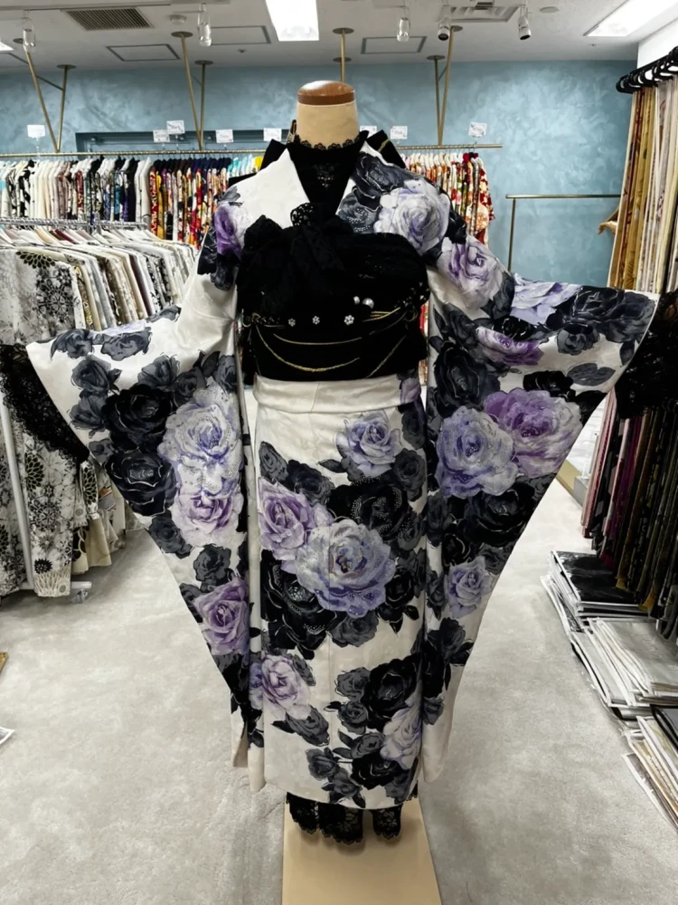 振袖レンタル　成人式　なんば　心斎橋　天王寺　大阪　人気タカゼンオリジナルTAKAZEN心斎橋店ヘップバーンシリーズキラキラ可愛い白黒紫色