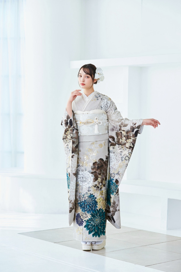 振袖レンタル　東京　表参道　かわいい　おしゃれ　個性派　かわいい　かっこいい　くすみ　イマドキ　ミントグリーン　被りたくない