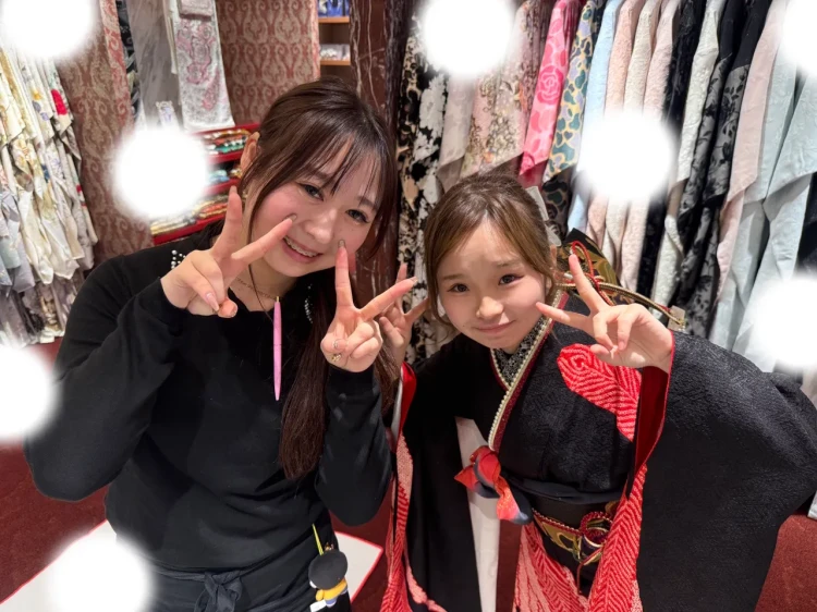 振袖レンタル 東京 表参道 ママ振り 赤 黒 古典 きれいめ