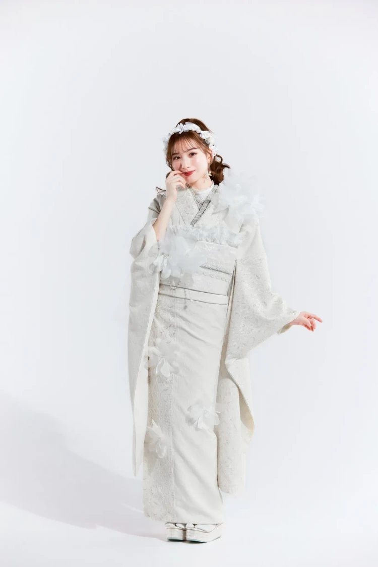 ヘップバーンchouchou　白/オールホワイト　かわいい　シフォンのお花付き/レース　異素材　人とかぶらない　おしゃれ　量産型　白宮みずほ