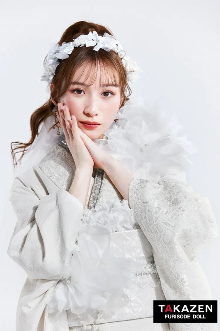 TAKAZENのレンタル振袖 ヘップバーンchouchou　白/オールホワイト　かわいい　シフォンのお花付き/レース　異素材　人とかぶらない　おしゃれ　量産型　白宮みずほ【通販可】27018