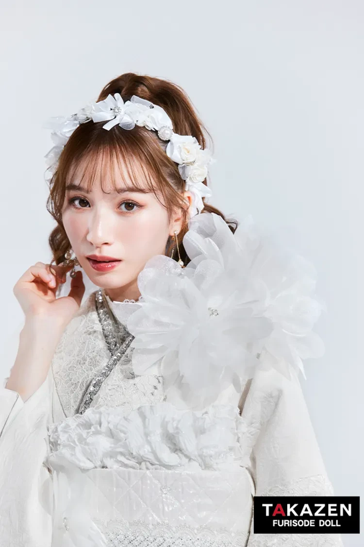 TAKAZENのレンタル振袖 ヘップバーンchouchou　白/オールホワイト　かわいい　シフォンのお花付き/レース　異素材　人とかぶらない　おしゃれ　量産型　白宮みずほ【通販可】27018