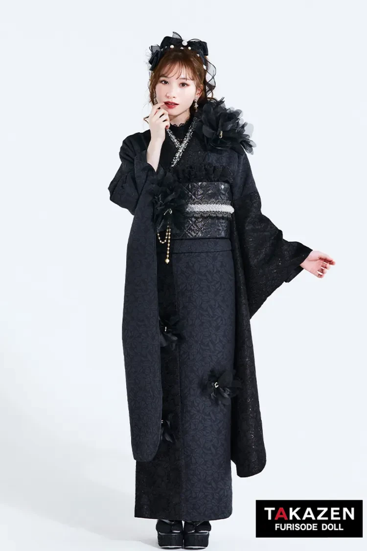 TAKAZENのレンタル振袖 ヘップバーンchouchou　黒/オールブラック　かわいい　シフォンのお花付き/レース　異素材　人とかぶらない　エレガント　地雷系　白宮みずほ【通販可】27019